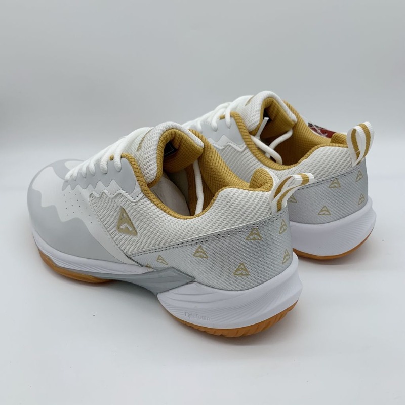 Новинка: мужские кроссовки для – обзор и цена Badminton Shoes